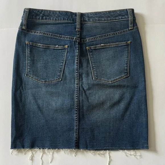 Universal Thread Blue Denim Skirt with Frayed Hem Size 6 - Picture 2 of 6